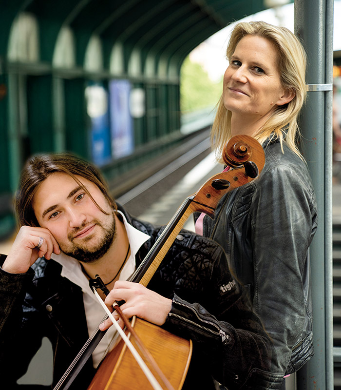 LUCY VAN KUHL UND NENAD USKOKOVIC „Geschickt verpackt“